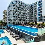 Soleil Sur In Infinity Pool & Apartment