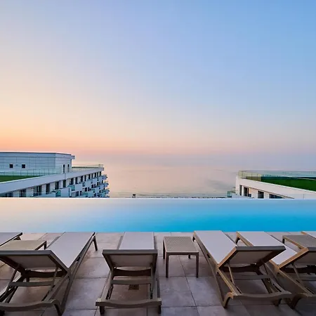 Chocolat - Infinity Pool & Apartmán Năvodari