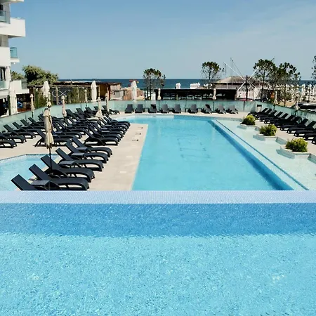Soleil Sur In Infinity Pool & Appartamento