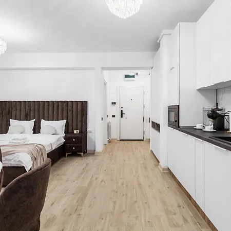 Chocolat - Infinity Pool & *