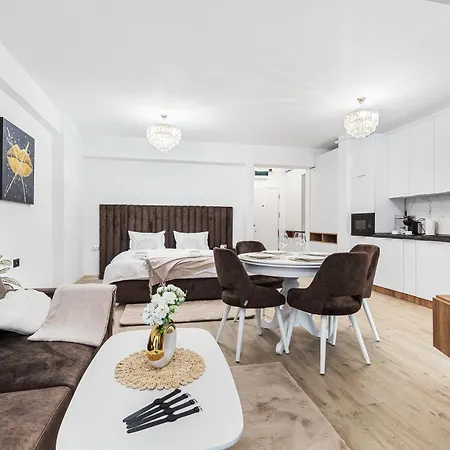 Chocolat - Infinity Pool & Lejlighed Năvodari