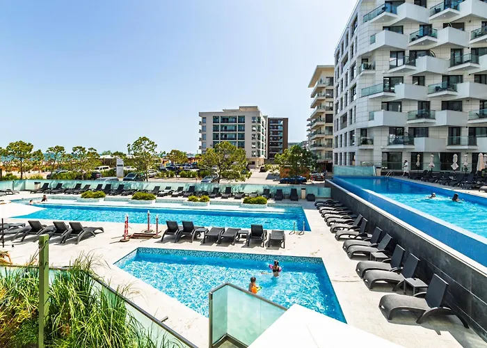 Soleil Sur - Infinity Pool & Năvodari